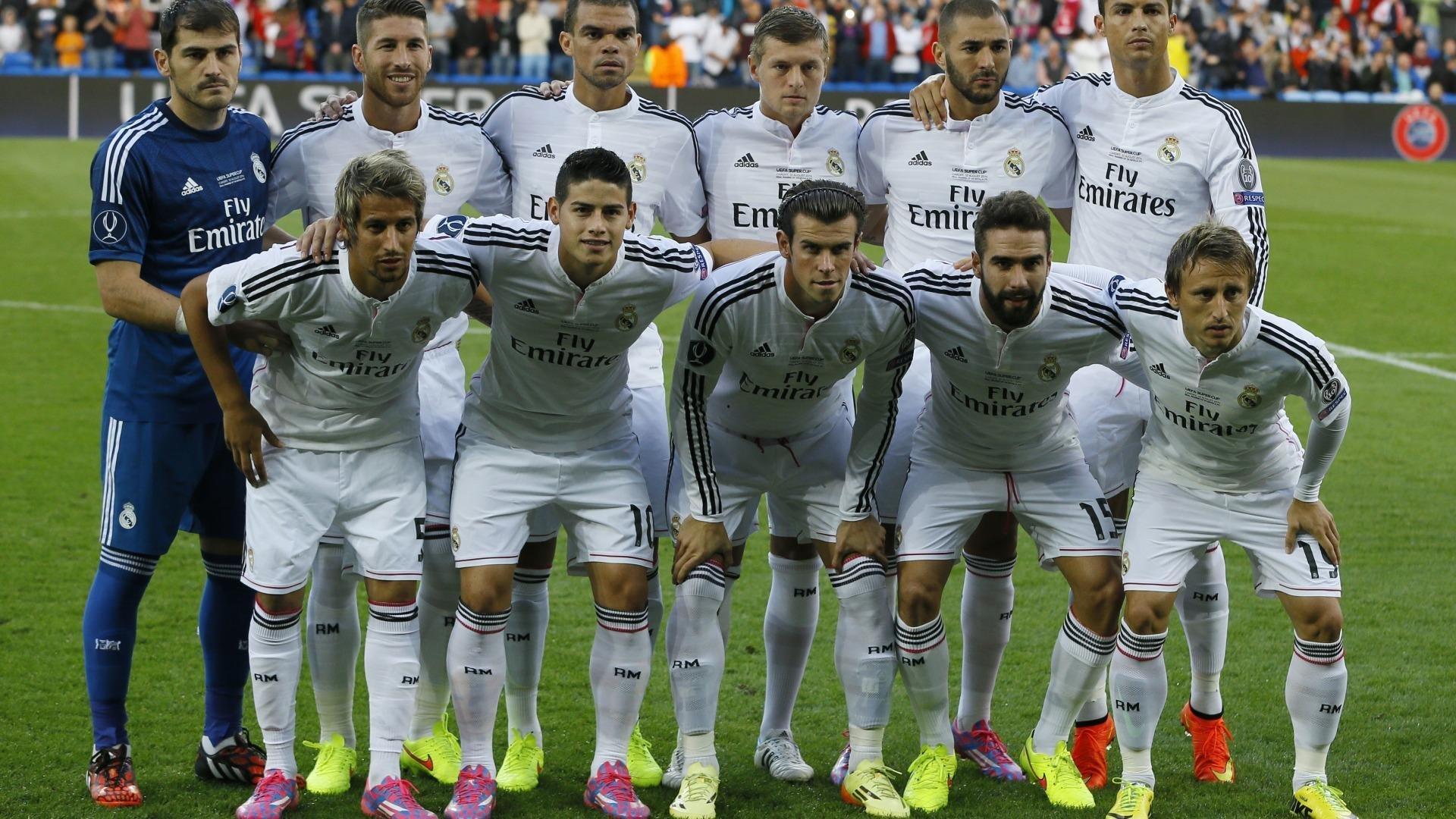 时光回溯，六年前今日，曼联豪掷创纪录转会费签下马奎尔，中卫传奇序章开启