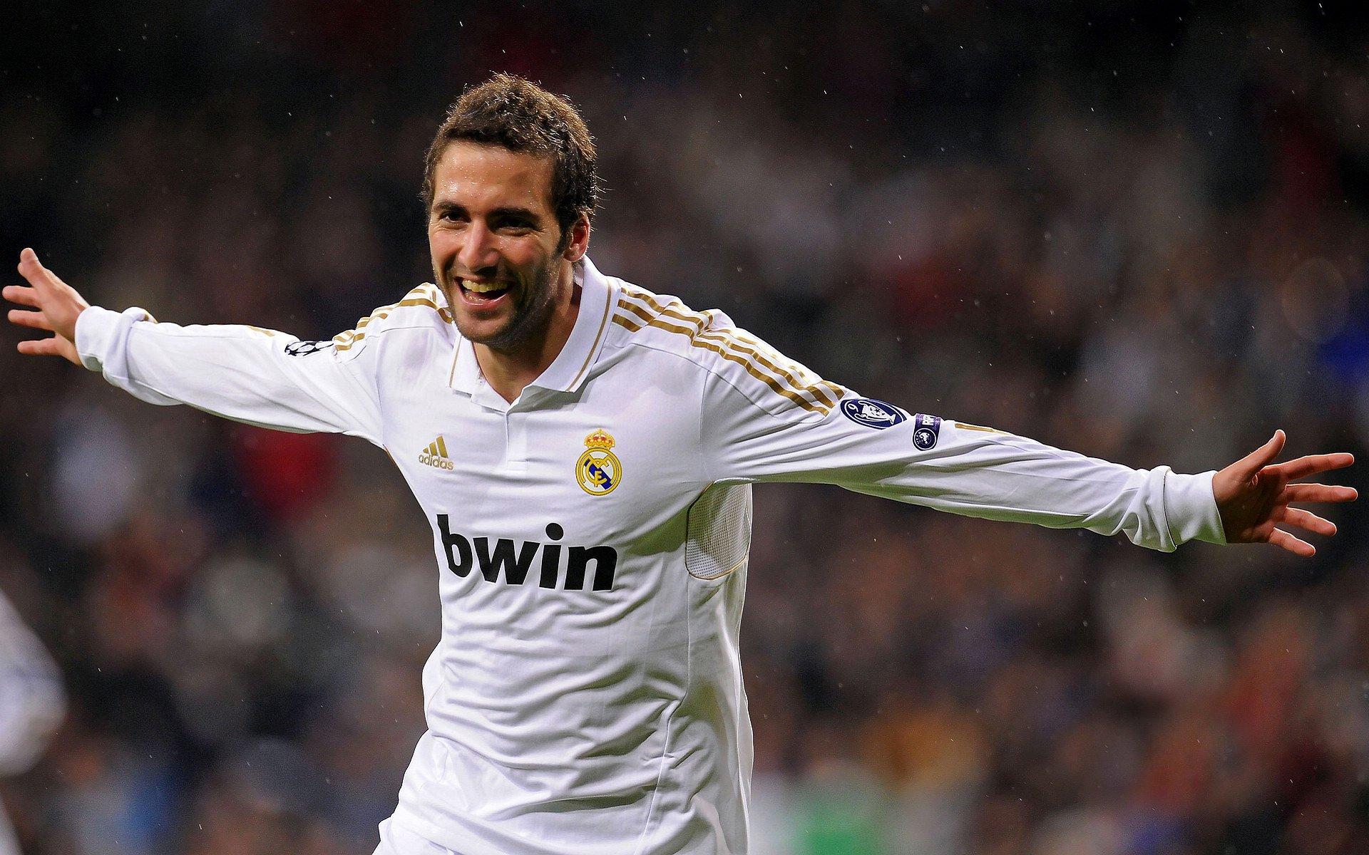 巴萨再演超现实大戏，主席主帅会谈无果，俱乐部未来悬而未决