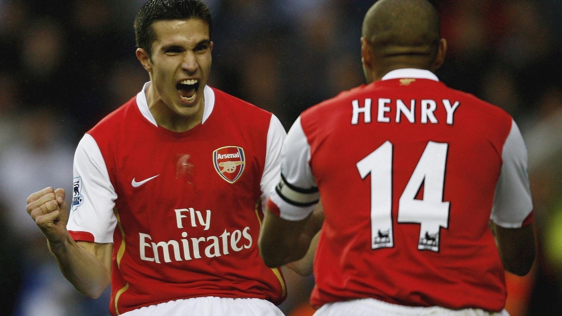 贝克汉姆家族新星闪耀，罗密欧处子秀传中技艺引热议，青出于蓝胜于蓝？